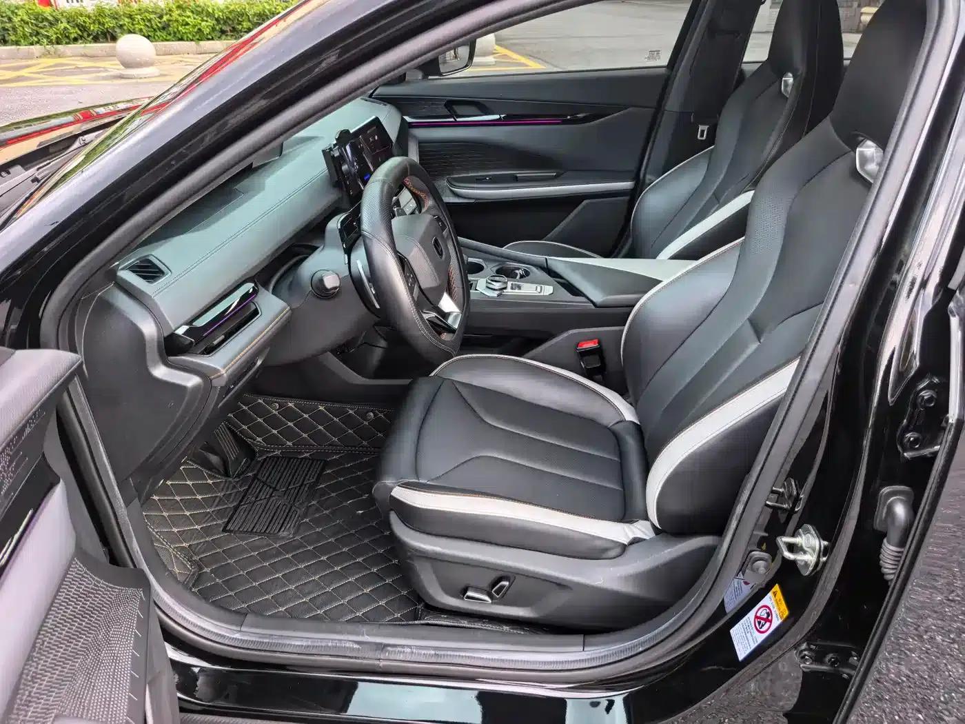 Changan UNI-V 2023 1.5T Premium Edition — миниатюра 9