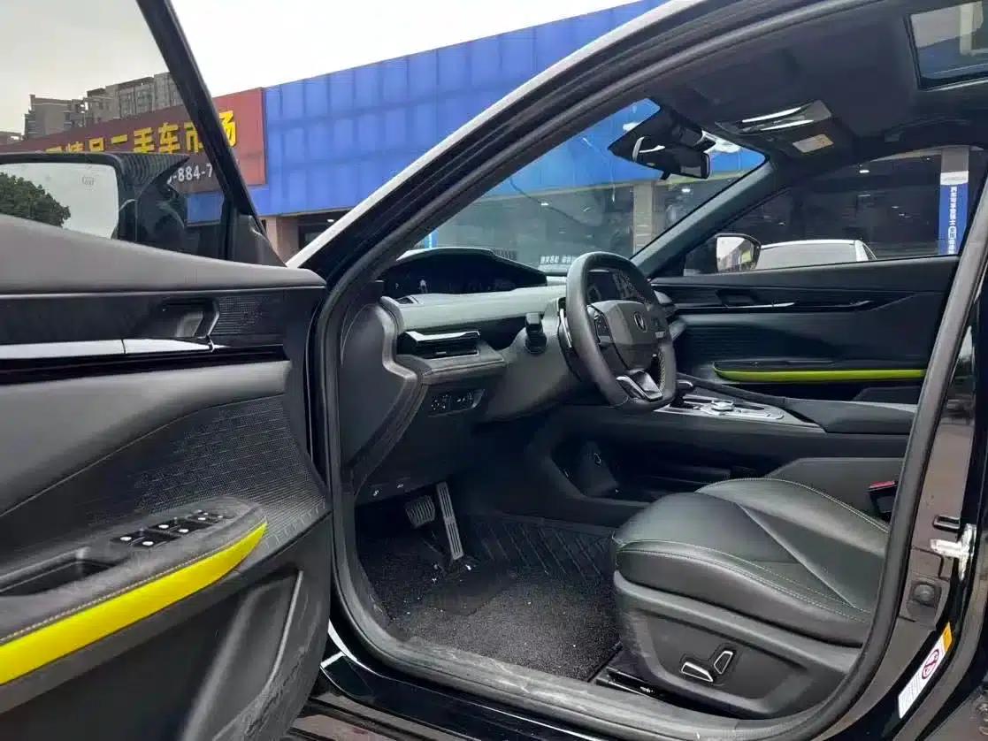 Changan UNI-V 2022 1.5T Sport Edition — миниатюра 5