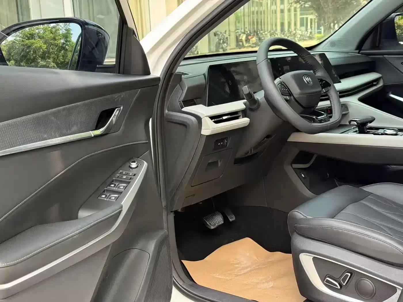 Changan CS75PLUS 2024 Model, Third Generation, Champion Edition, 1.5T Intelligent Driving and Sporty Type — миниатюра 8