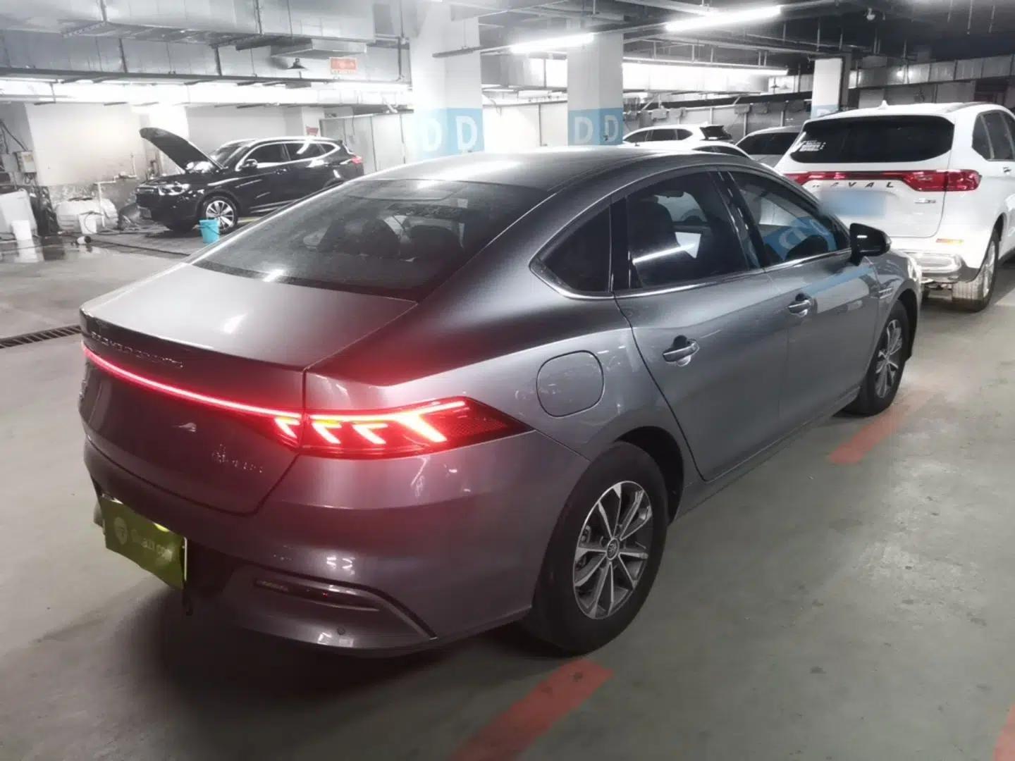 BYD Qin PLUS 2023 Champion Edition DM-i 55KM Leading Model — миниатюра 6