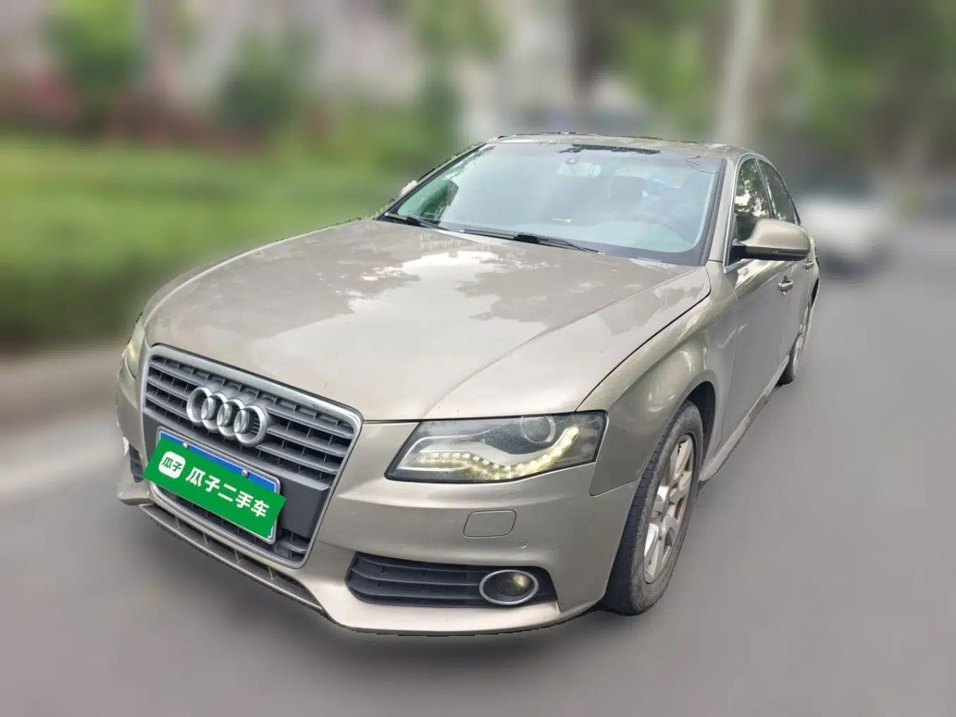 Audi A4L 2011 2.0 TFSI Standard Model — миниатюра 1