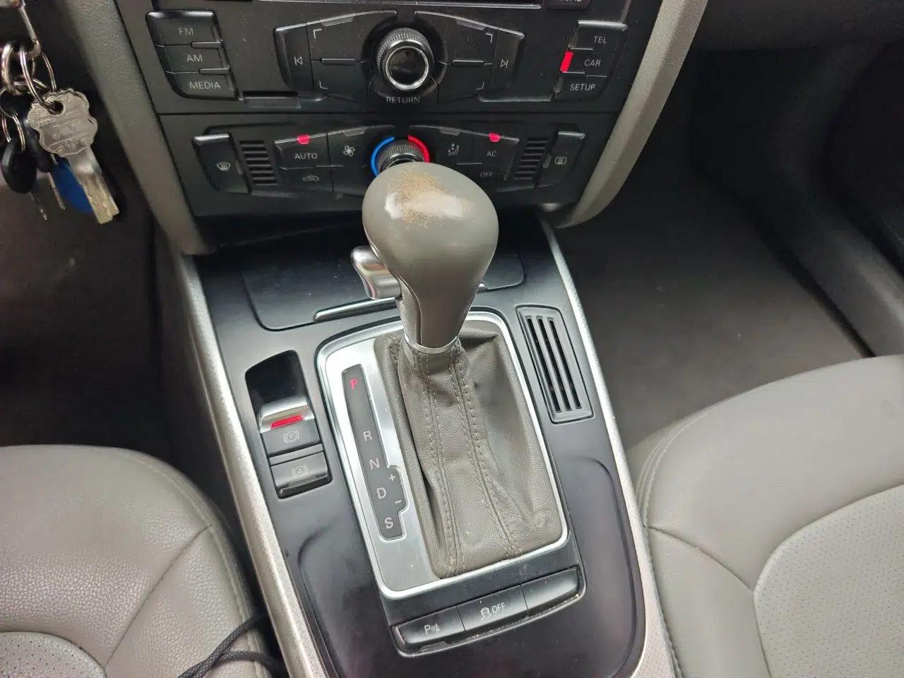 Audi A4L 2011 2.0 TFSI Standard Model — миниатюра 14