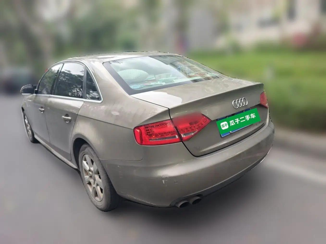 Audi A4L 2011 2.0 TFSI Standard Model — миниатюра 4