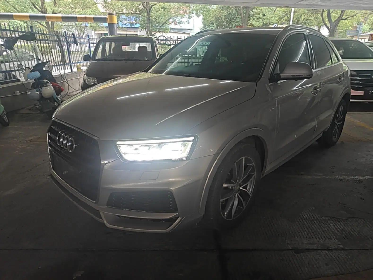 Audi Q3 2018 35 TFSI Fashion Edition Collector's Model — миниатюра 1