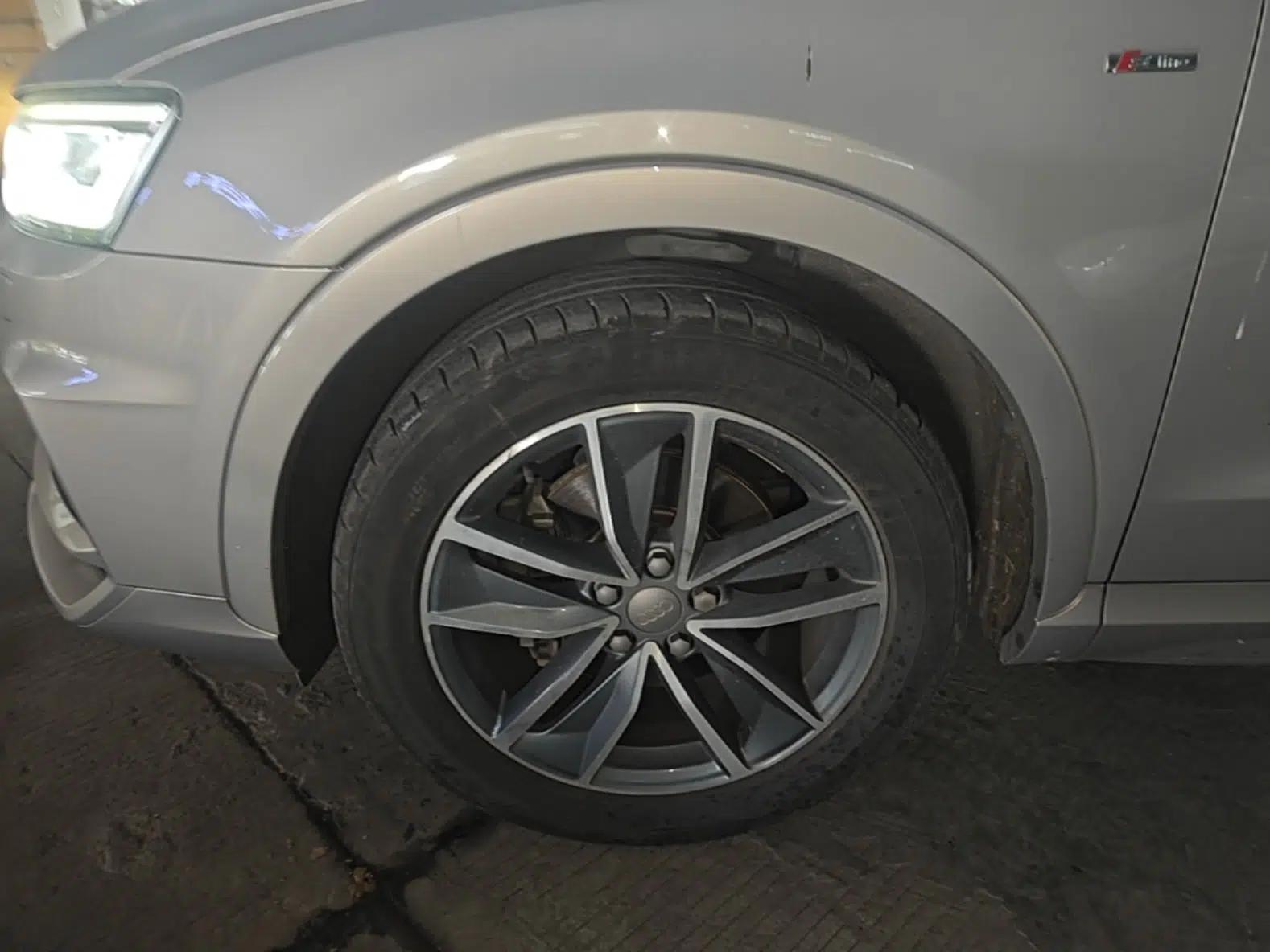 Audi Q3 2018 35 TFSI Fashion Edition Collector's Model — миниатюра 10