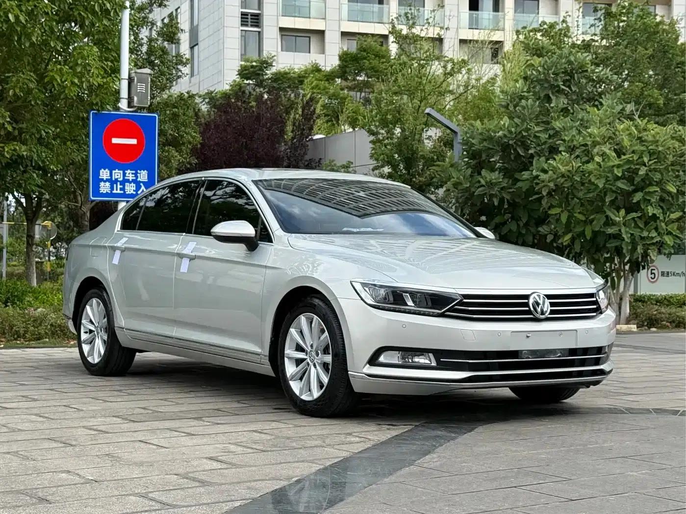 2019 Volkswagen Magotan 330TSI DSG Leading Edition (China VI Emission Standard) — миниатюра 3