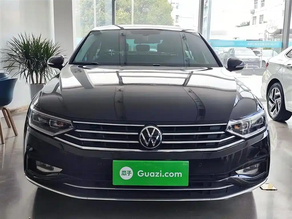2020 Volkswagen Passat 330TSI DSG Leading Edition — миниатюра 3