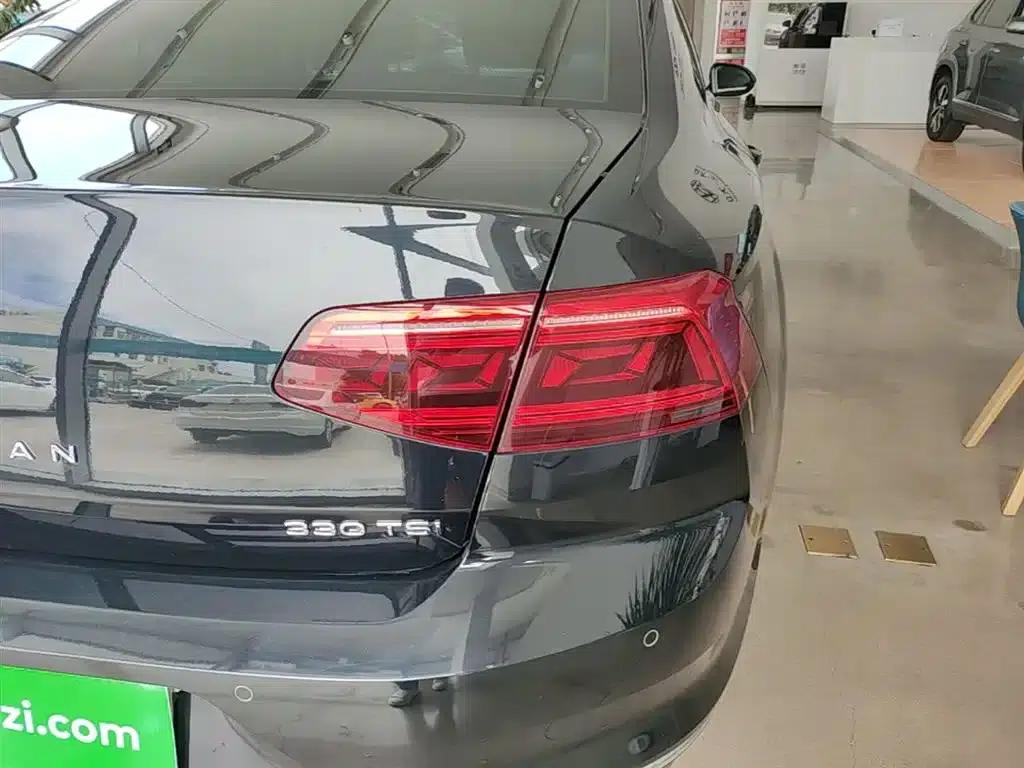 2020 Volkswagen Passat 330TSI DSG Leading Edition — миниатюра 8