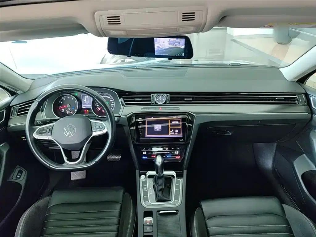 2020 Volkswagen Passat 330TSI DSG Leading Edition — миниатюра 10