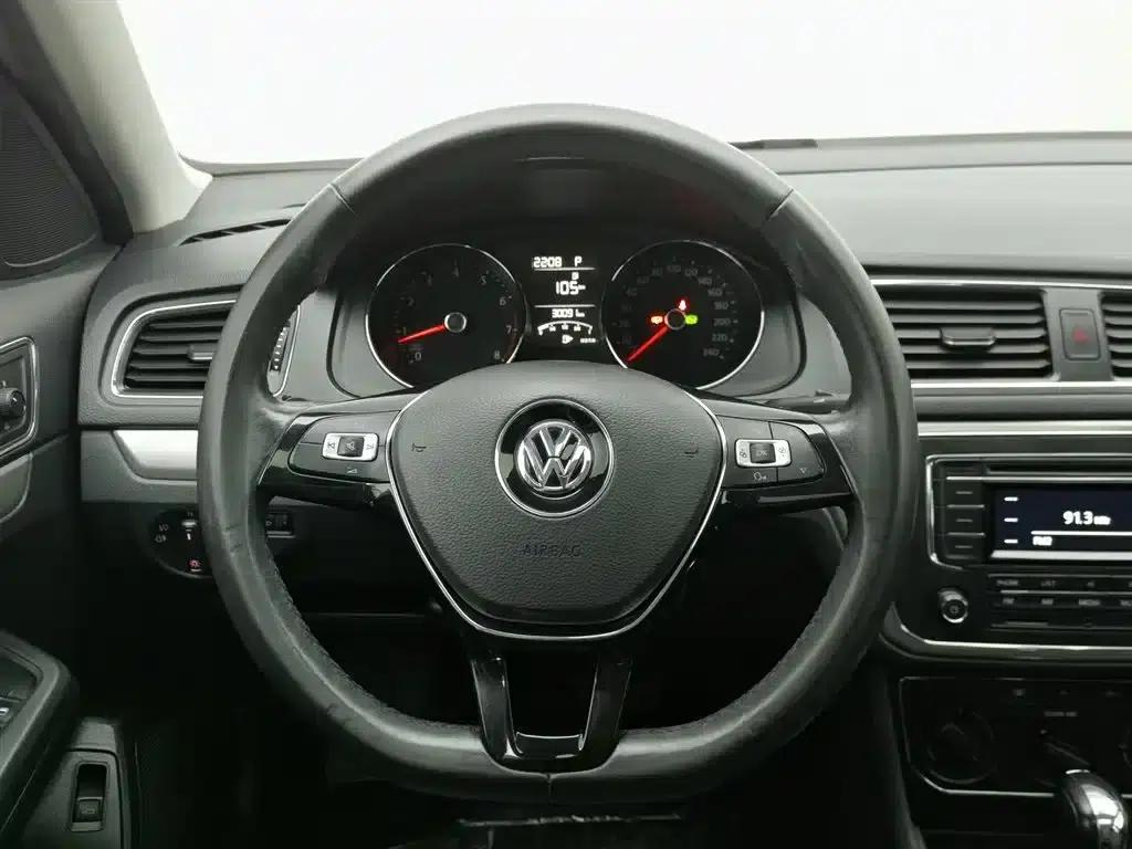 2017 Volkswagen Lavida 1.6L Automatic Comfort Edition — миниатюра 11