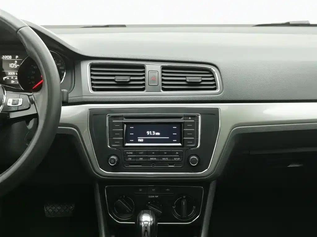 2017 Volkswagen Lavida 1.6L Automatic Comfort Edition — миниатюра 12