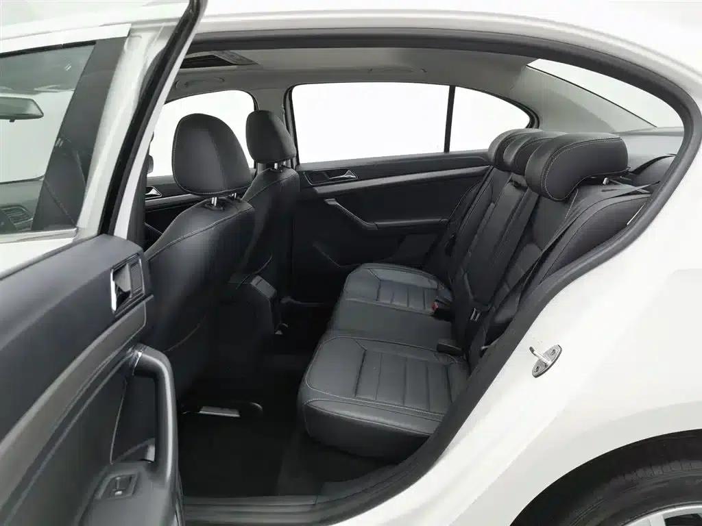 2017 Volkswagen Lavida 1.6L Automatic Comfort Edition — миниатюра 15