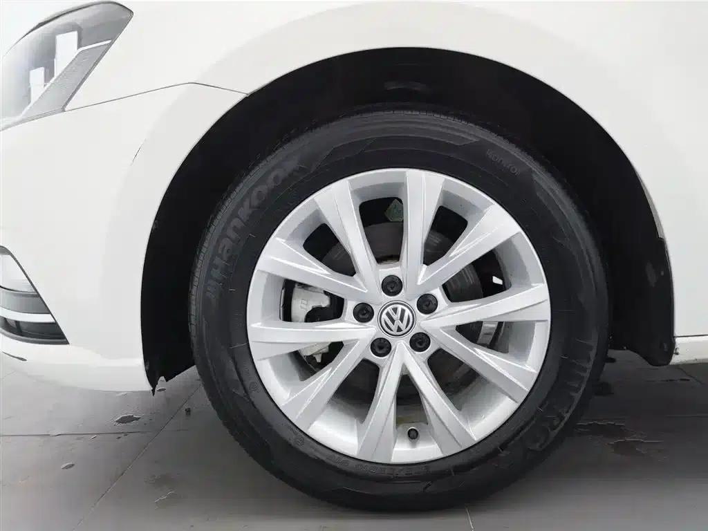 2017 Volkswagen Lavida 1.6L Automatic Comfort Edition — миниатюра 17