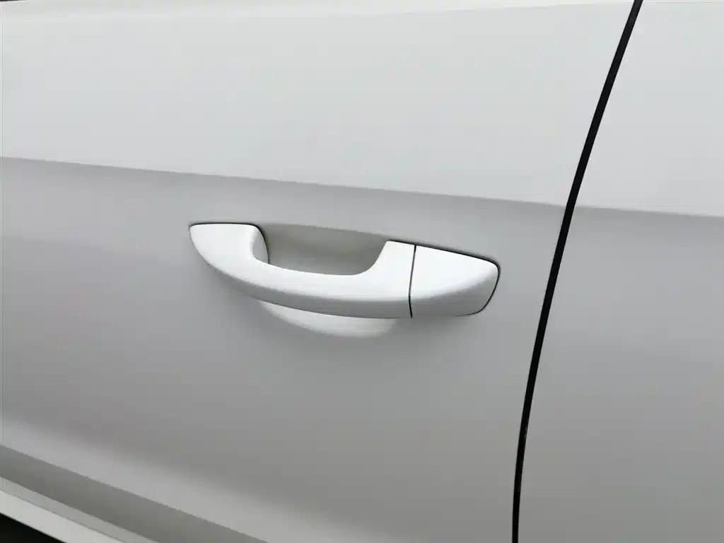 2017 Volkswagen Lavida 1.6L Automatic Comfort Edition — миниатюра 18
