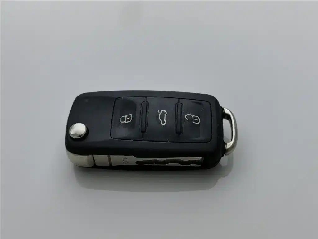 2017 Volkswagen Lavida 1.6L Automatic Comfort Edition — миниатюра 19