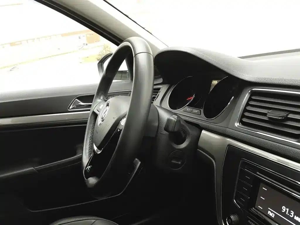 2017 Volkswagen Lavida 1.6L Automatic Comfort Edition — миниатюра 22