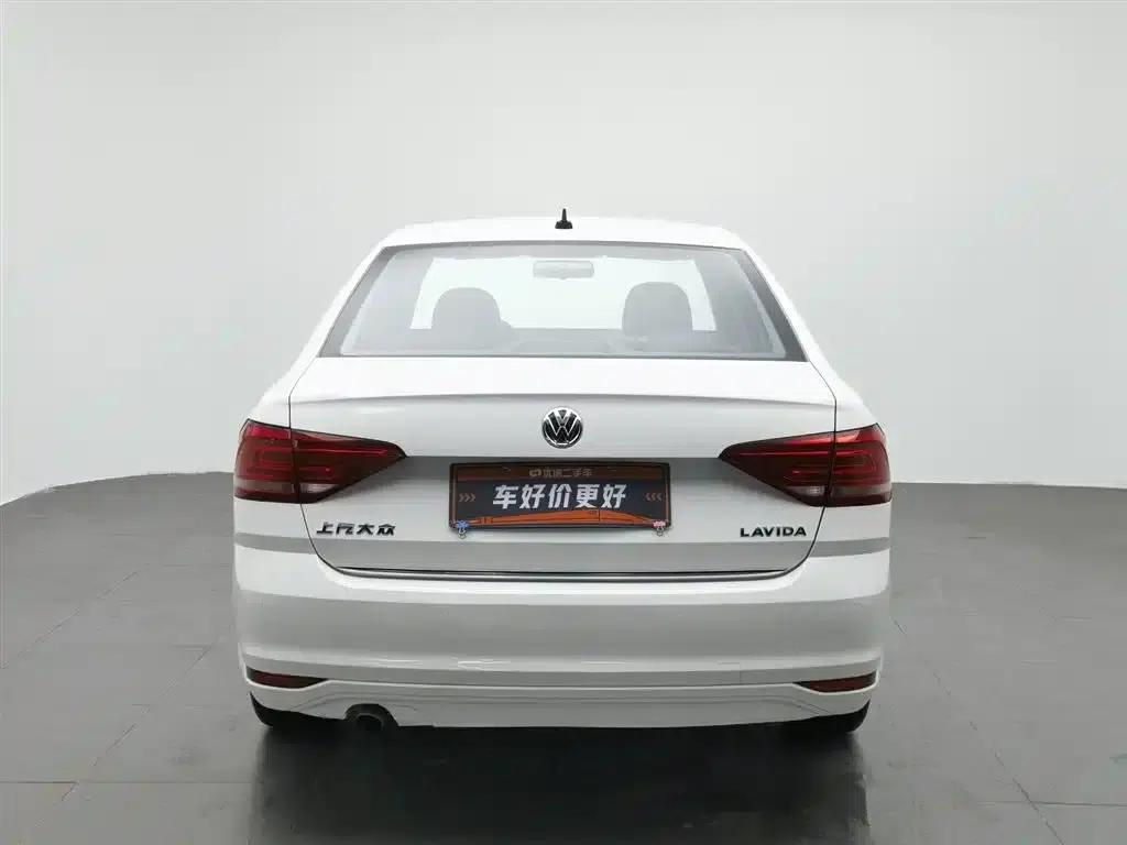 2017 Volkswagen Lavida 1.6L Automatic Comfort Edition — миниатюра 4