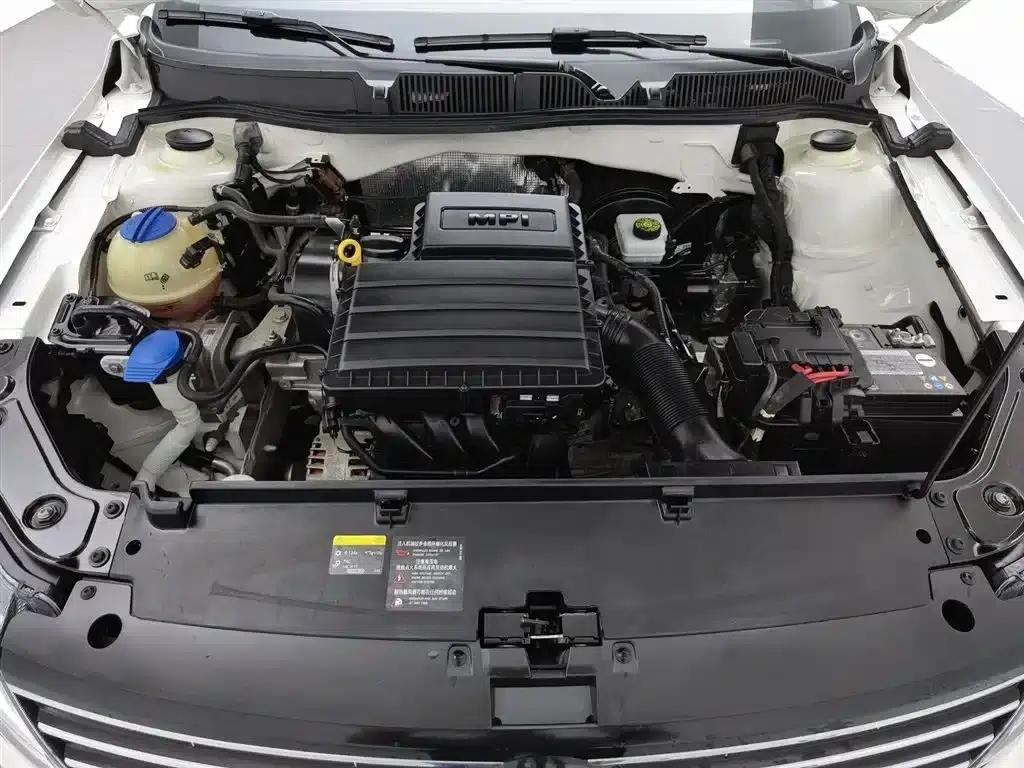 2017 Volkswagen Lavida 1.6L Automatic Comfort Edition — миниатюра 6