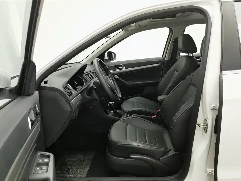 2017 Volkswagen Lavida 1.6L Automatic Comfort Edition — миниатюра 10