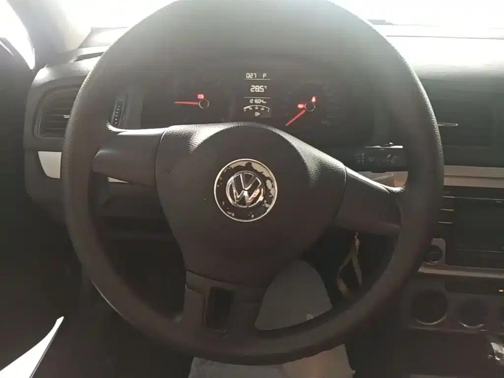 2015 Volkswagen Lavida 1.6L Automatic Fashion Edition — миниатюра 11