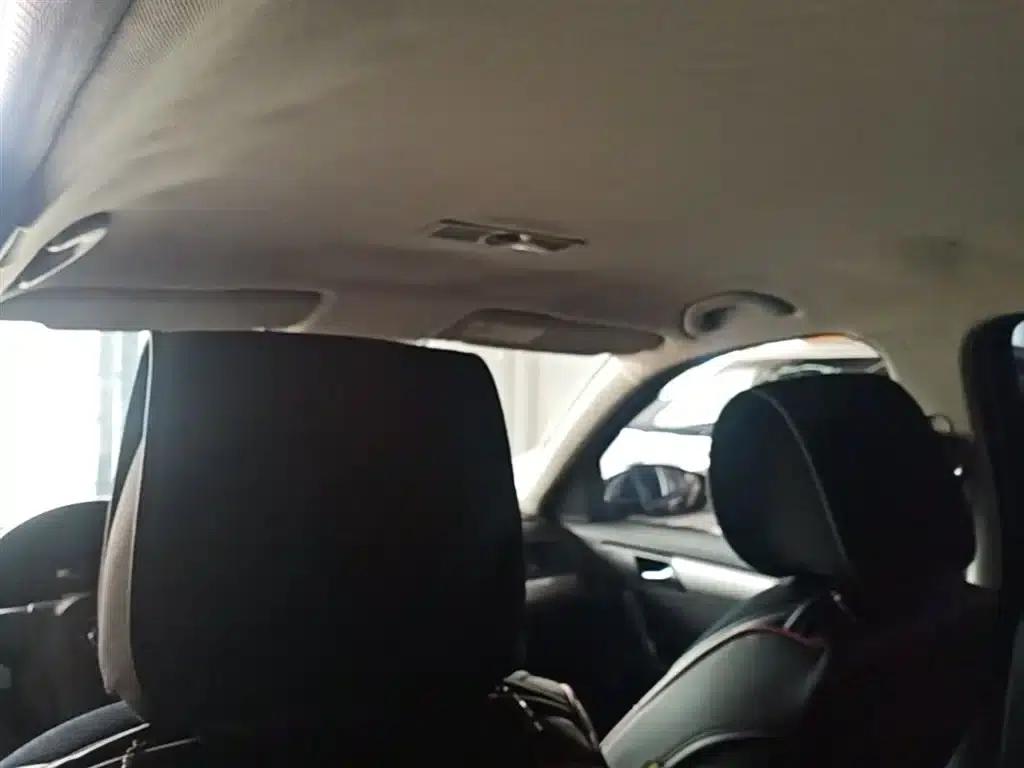 2015 Volkswagen Lavida 1.6L Automatic Fashion Edition — миниатюра 18