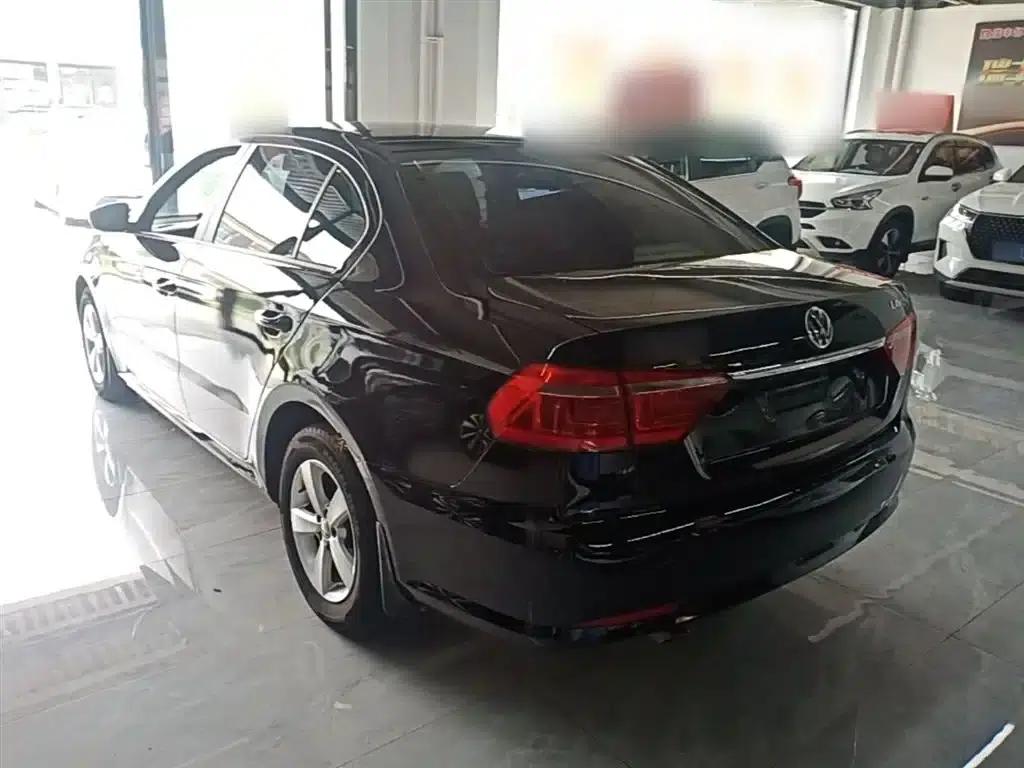 2015 Volkswagen Lavida 1.6L Automatic Fashion Edition — миниатюра 5