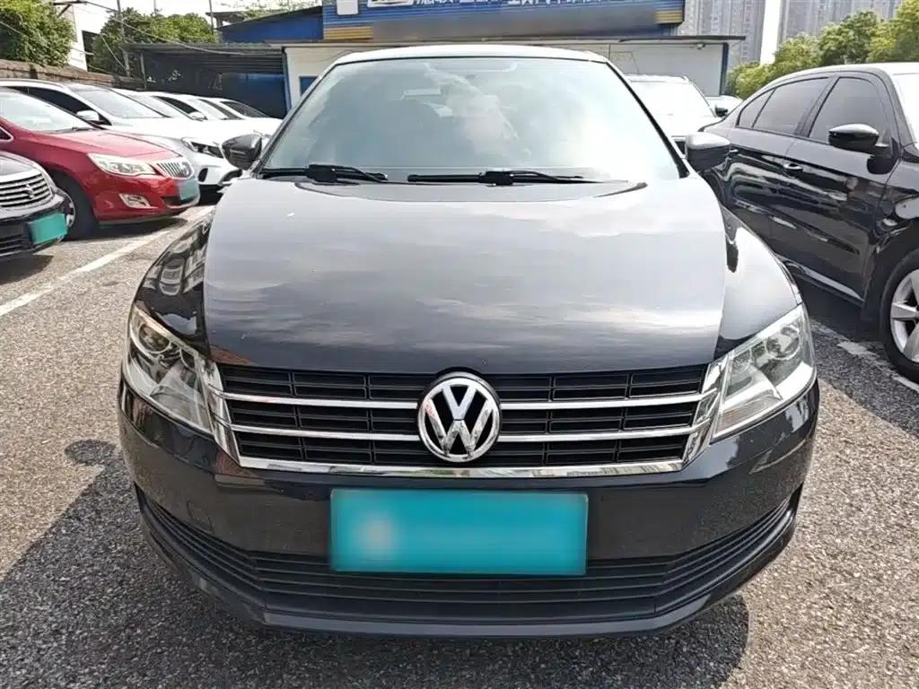 2013 Volkswagen Lavida Classic Facelift 1.6L Manual Fashion Edition — миниатюра 3