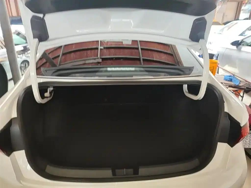 2023 Volkswagen Sagitar 300TSI DSG Super Edition — миниатюра 19
