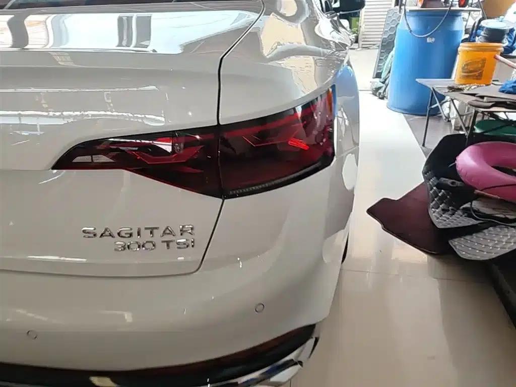 2023 Volkswagen Sagitar 300TSI DSG Super Edition — миниатюра 8