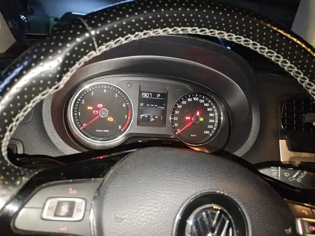 2014 Polo 1.6L Cross Polo Automatic — миниатюра 4
