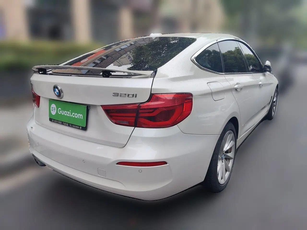 BMW 3 Series GT 2019 320i Sport Edition — миниатюра 6