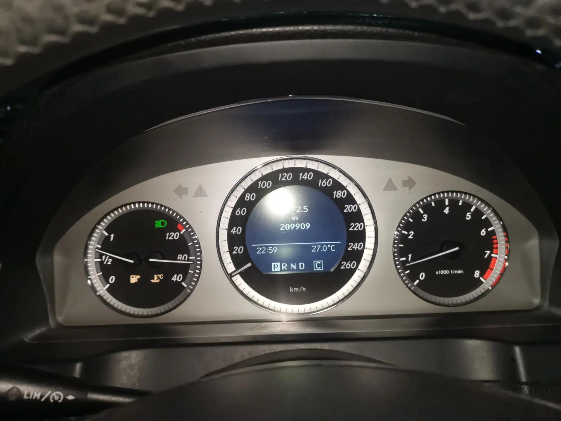 Mercedes-Benz C-Class 2008 C 200K Fashion Model — миниатюра 11