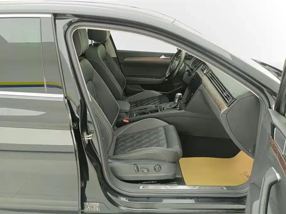 2020 Volkswagen Passat PHEV GTE Premium — миниатюра 8