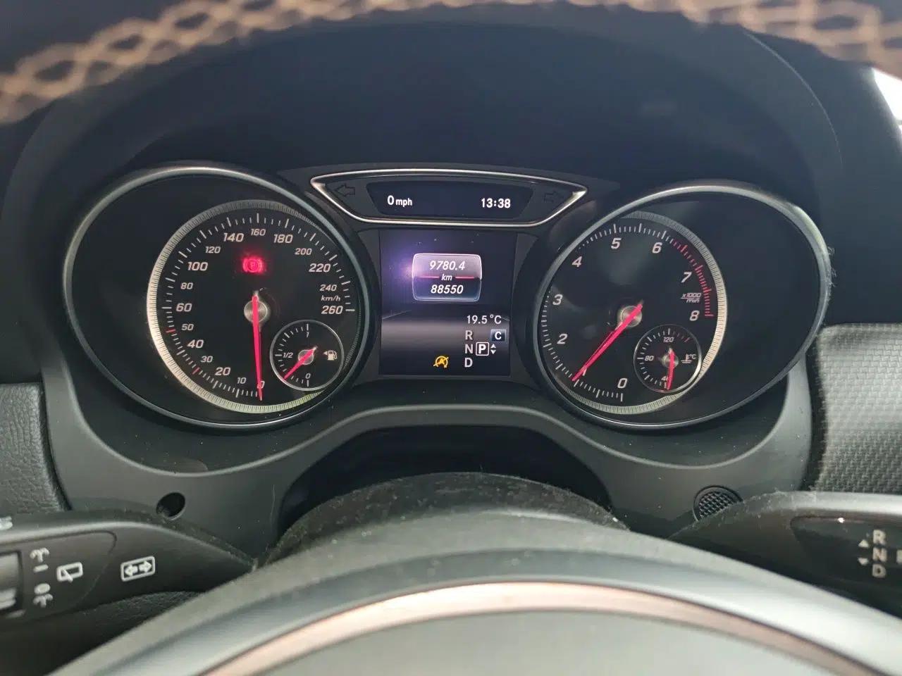 Mercedes-Benz GLA 2018 GLA 200 Fashion Model — миниатюра 12
