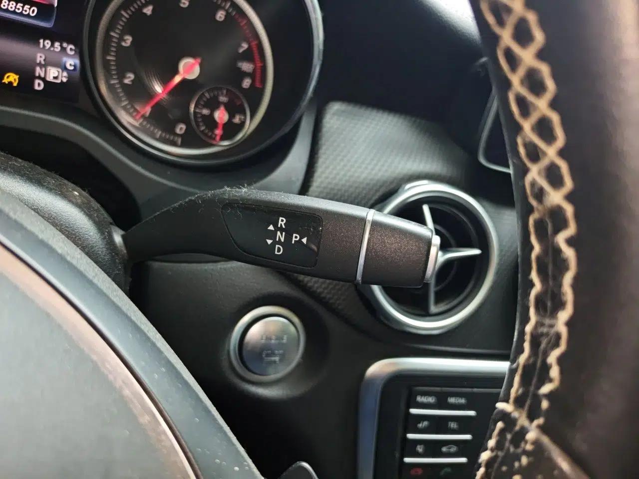 Mercedes-Benz GLA 2018 GLA 200 Fashion Model — миниатюра 14