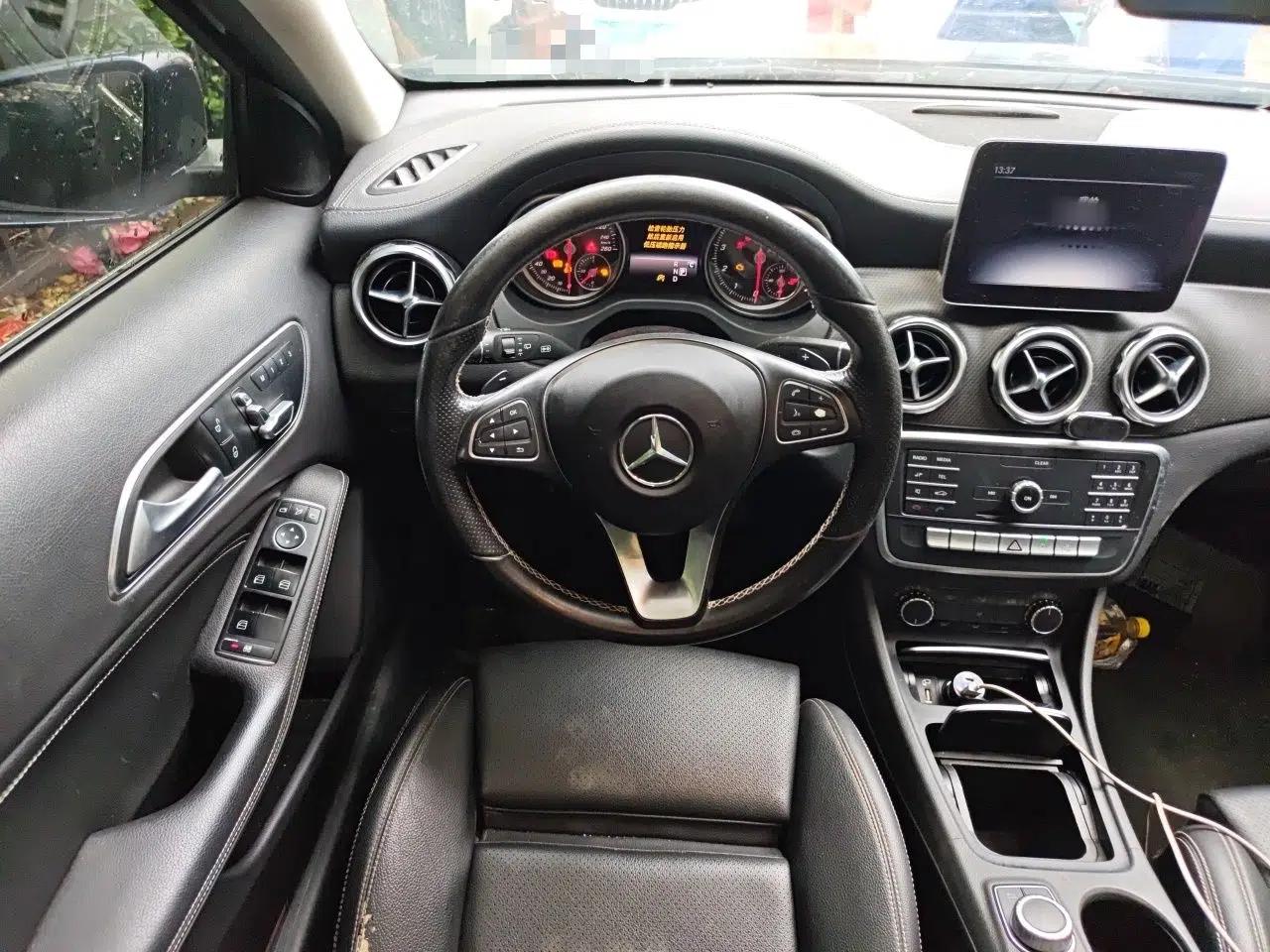 Mercedes-Benz GLA 2018 GLA 200 Fashion Model — миниатюра 10