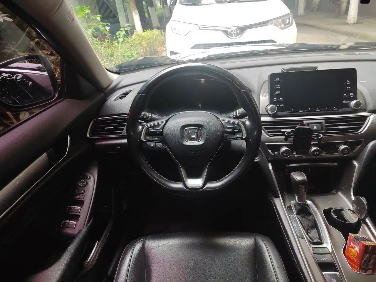 Honda Accord 2018 260TURBO Elite Edition China V — миниатюра 10