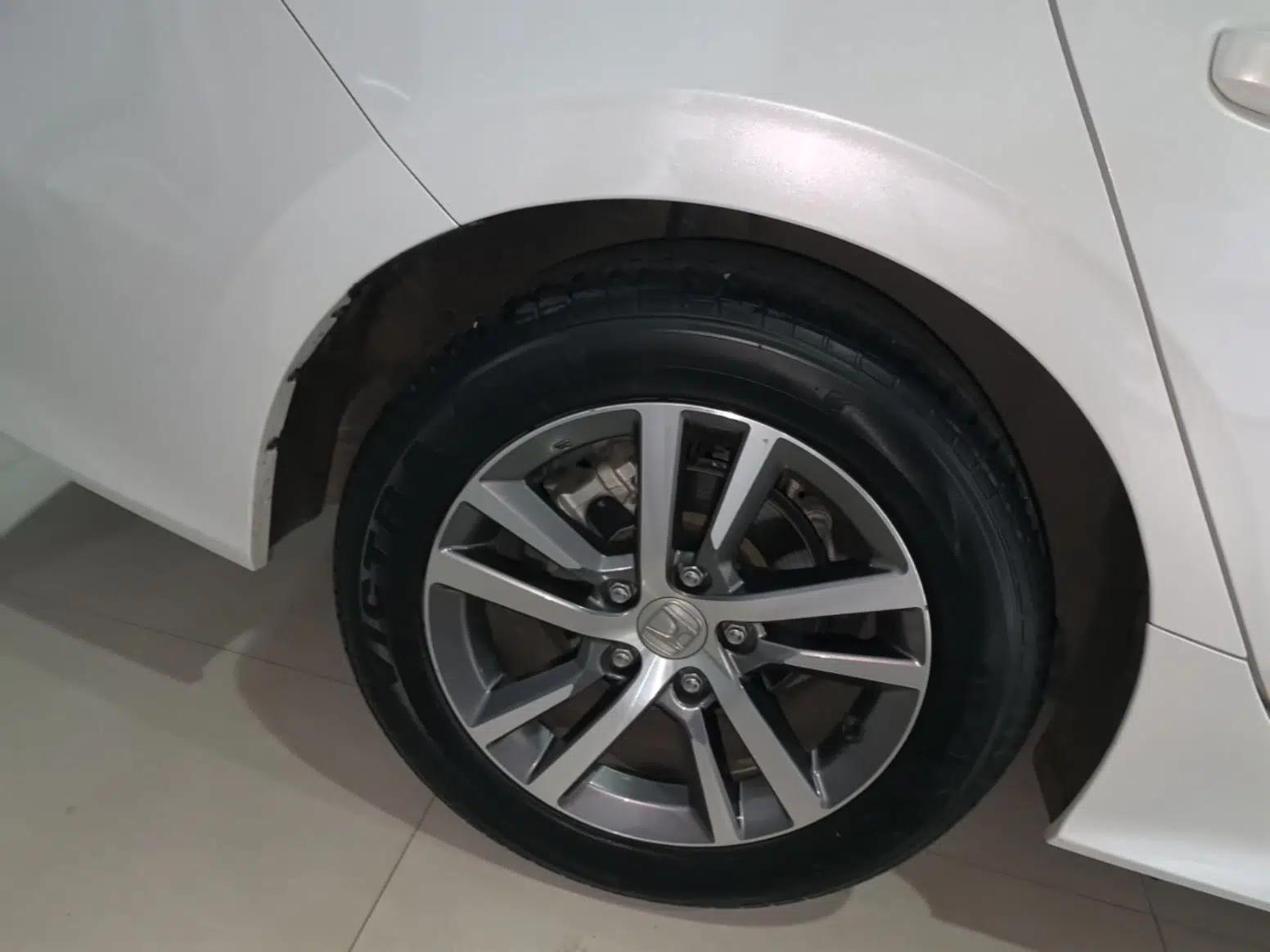 Honda Civic 2022 240TURBO CVT Dynamic Edition — миниатюра 13
