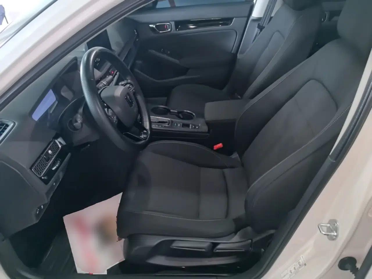 Honda Civic 2022 240TURBO CVT Dynamic Edition — миниатюра 24