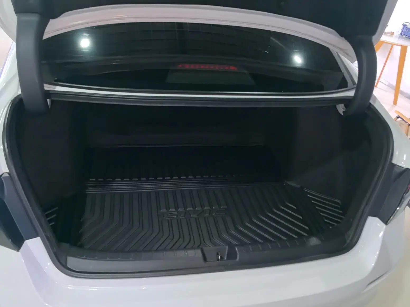 Honda Civic 2022 240TURBO CVT Dynamic Edition — миниатюра 29