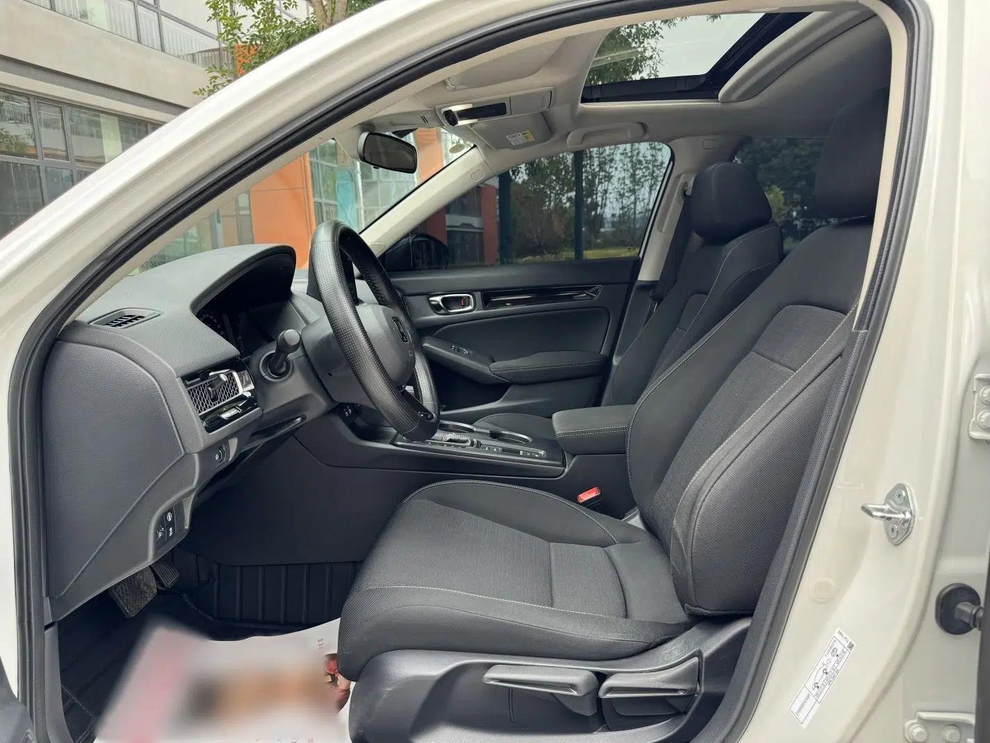 Honda Civic 2022 240TURBO CVT Dynamic Edition — миниатюра 31