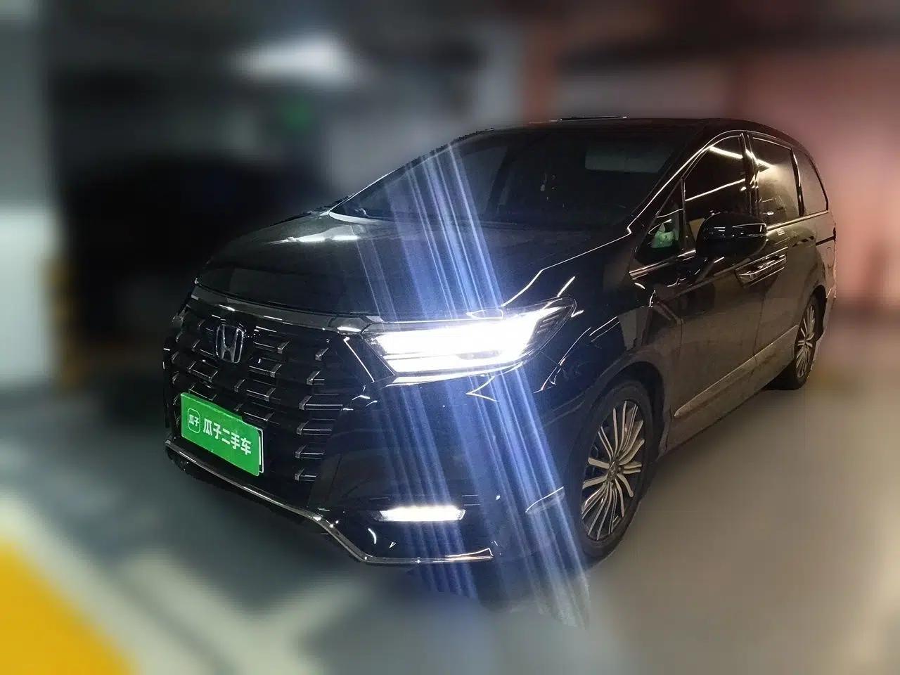 Honda Elysion 2022 2.0L eHEV Luxury Edition — миниатюра 1