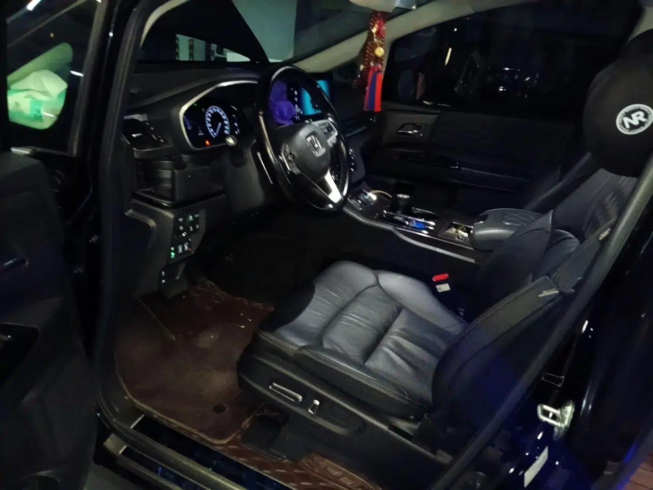 Honda Elysion 2022 2.0L eHEV Luxury Edition — миниатюра 16