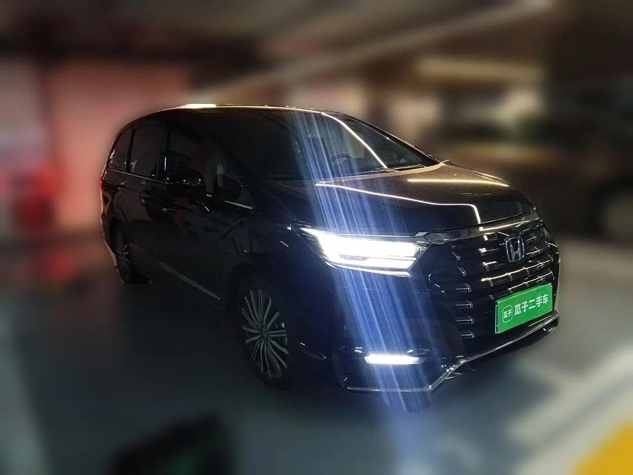 Honda Elysion 2022 2.0L eHEV Luxury Edition — миниатюра 3