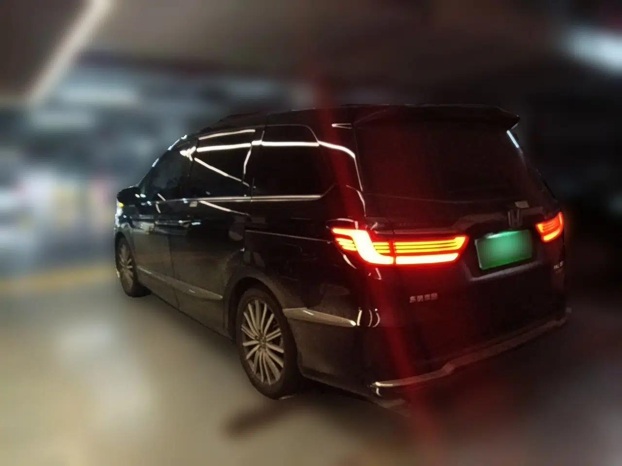 Honda Elysion 2022 2.0L eHEV Luxury Edition — миниатюра 4