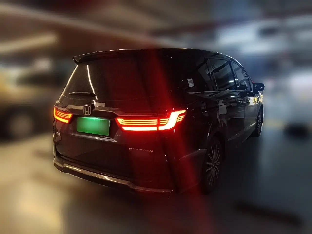 Honda Elysion 2022 2.0L eHEV Luxury Edition — миниатюра 6