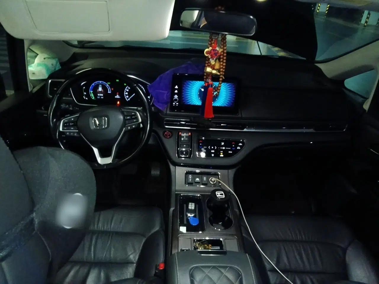 Honda Elysion 2022 2.0L eHEV Luxury Edition — миниатюра 9