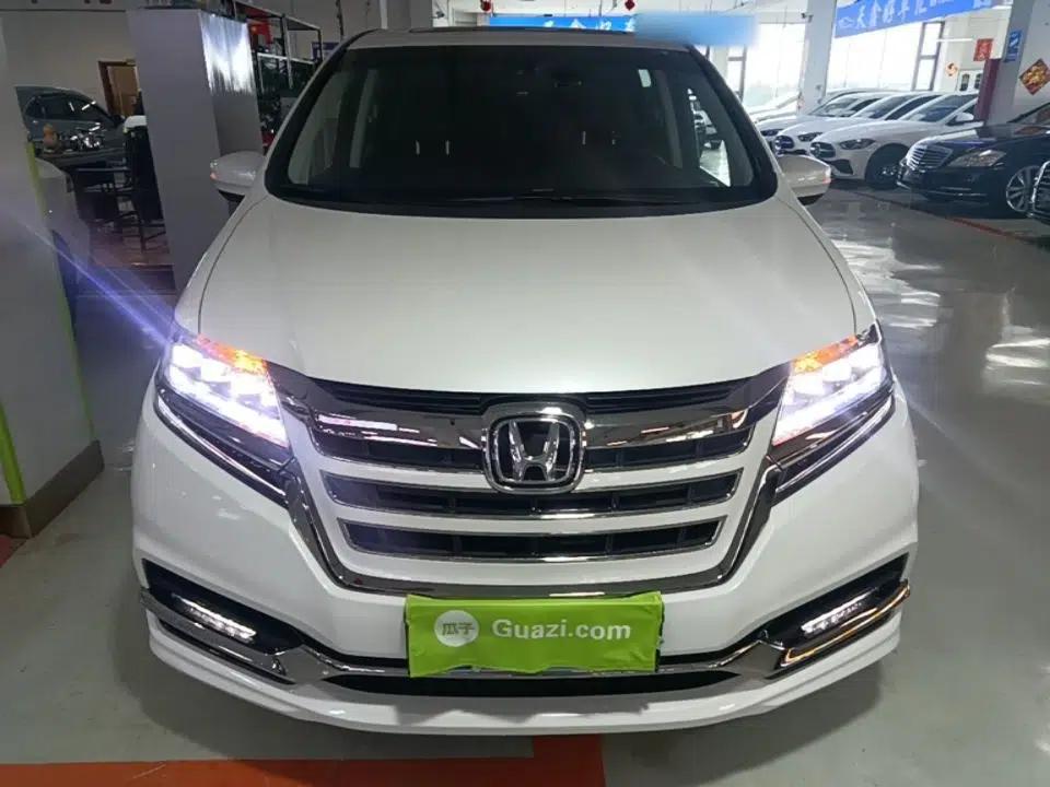 Honda Elysion 2019 2.0L Hybrid Luxury Edition — миниатюра 2
