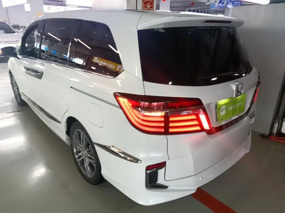Honda Elysion 2019 2.0L Hybrid Luxury Edition — миниатюра 13