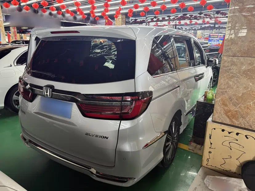 Honda Elysion 2024 2.0L eHEV Luxury Edition — миниатюра 5